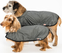 oblecek-vesta-trekky-plastenka-seda-36-cm