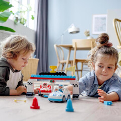LEGO® DUPLO® Town 10947 Závodní auta