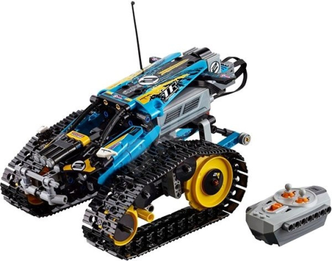 Lego Technic Kaskadérské závodní auto na dálkové ovládání Lego Technic Kaskadérské závodní auto na dálkové ovládání