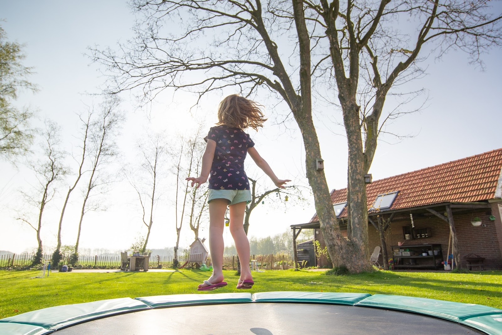 Naučte své děti řádit na trampolíně bezpečně